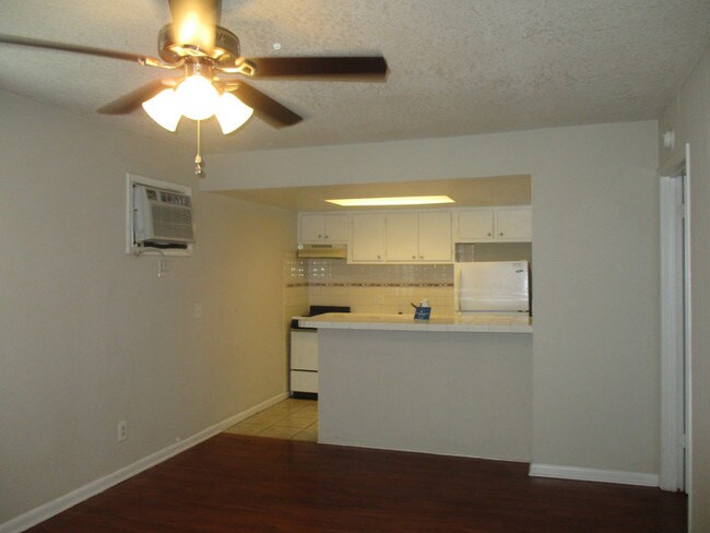 Building Photo - 5109 Curry Ford Rd