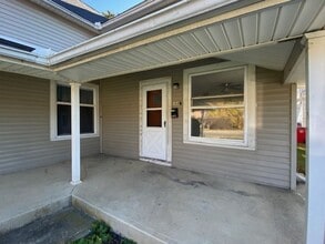 Building Photo - 1-198 1/2 E High St