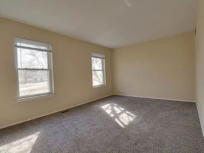 Building Photo - 14923 Westpoint Dr