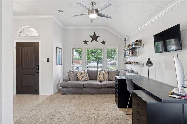 Building Photo - COMING SOON! IMMACULATE HOME IN NORTHWEST ...