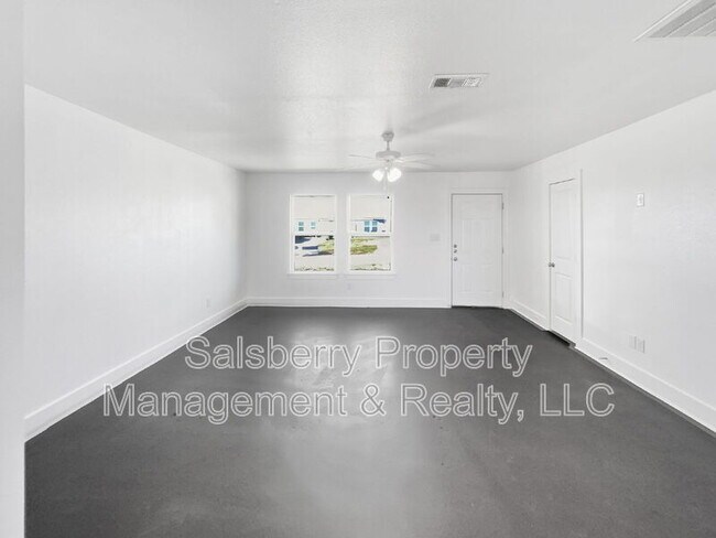 Building Photo - 109 James Ct