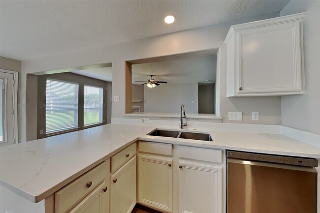 Foto del edificio - 22076 Knights Cove Dr