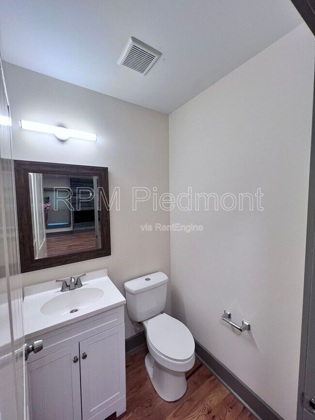 Foto del edificio - 334 Dargan Pl SW