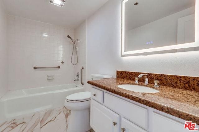 Building Photo - 230 S Catalina Ave