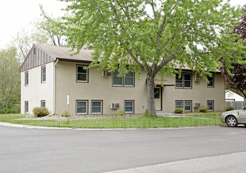 650 4th St Unit Apt 3, Newport, MN 55055 Condo for Rent in Newport