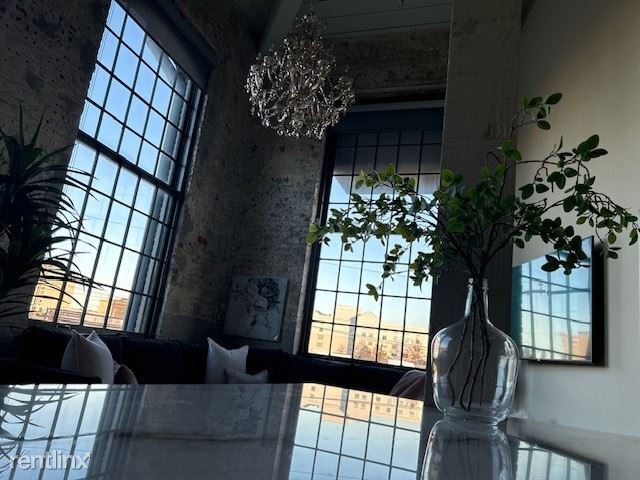 Foto del edificio - 3 br, 3 bath Condo - 920 Poeyfarre Street 325