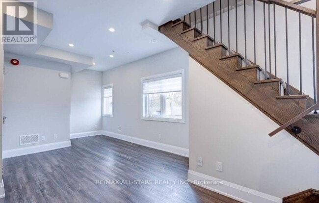 Building Photo - 6 Kalmar Ave