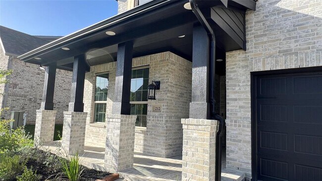 Foto del edificio - 212 Lookout Ridge Dr