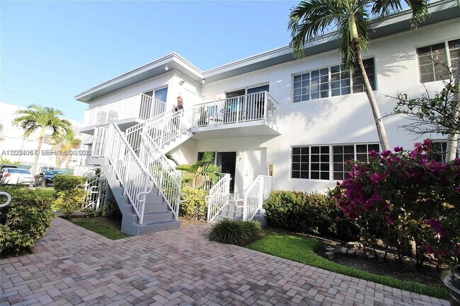 Foto del edificio - 9260 Bay Harbor Terrace