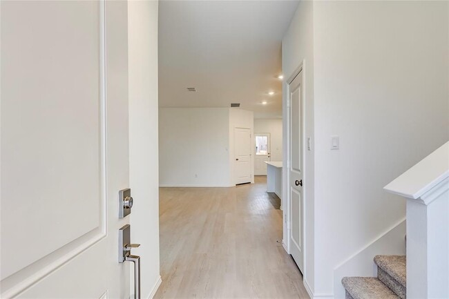 Foto del edificio - 18010 Cedar Waxwing Wy