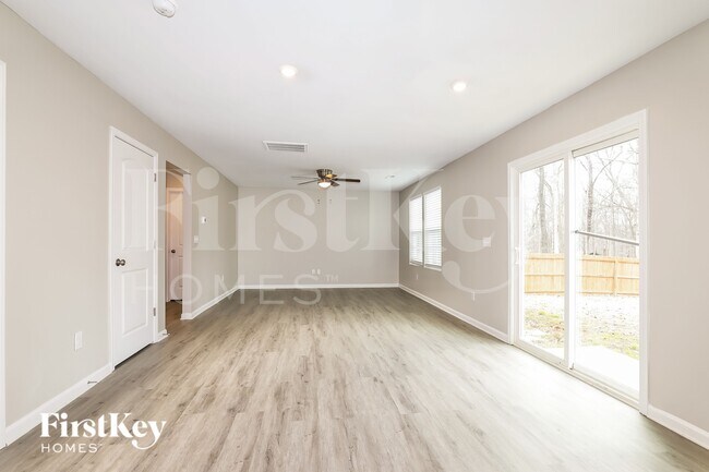 Foto del edificio - 217 Focus Ln