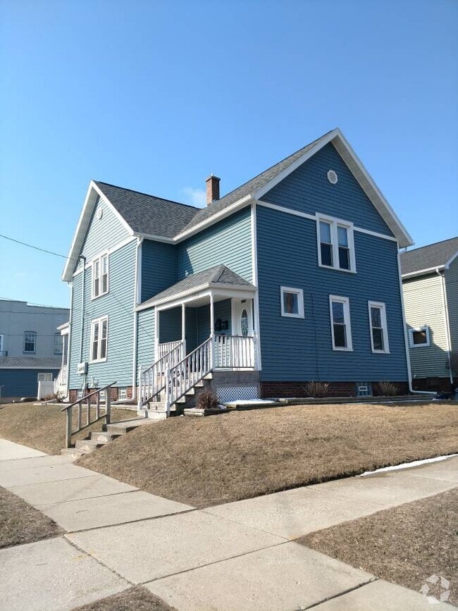 Building Photo - 1302 S 15th St