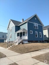 Building Photo - 1302 S 15th St