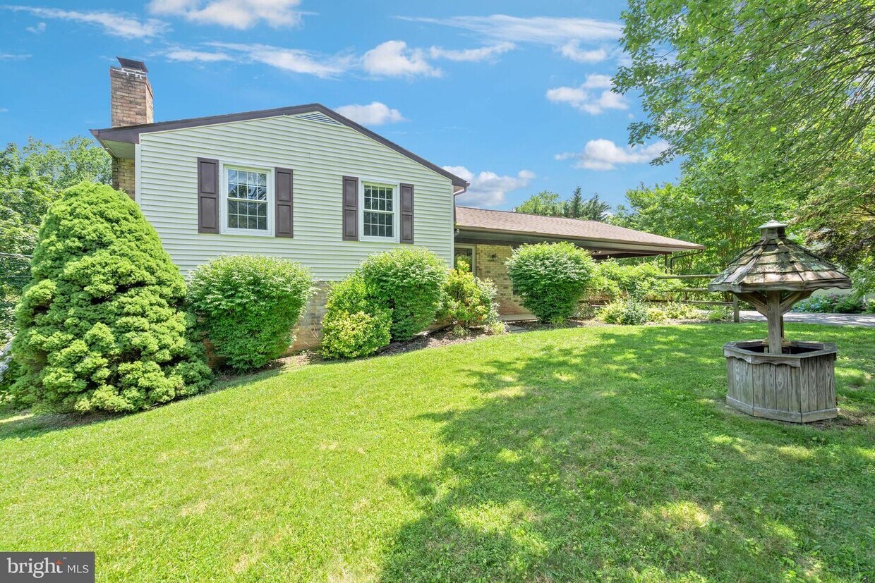 Primary Photo - 23021 Timber Creek Ln