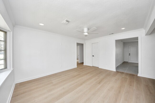 Building Photo - 3726 Las Palmas St