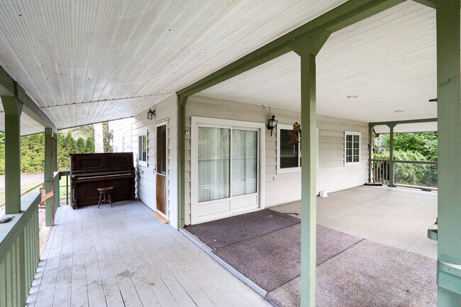 Photo du bâtiment - 8951 Harvie Rd