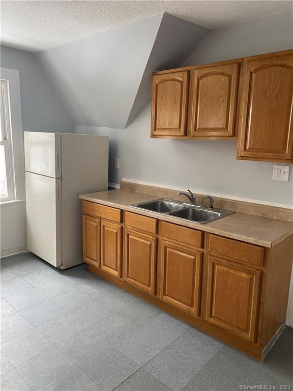 Kitchen - 149 Glen St