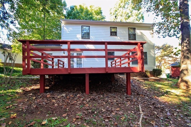 Building Photo - 401 Hickok Ct