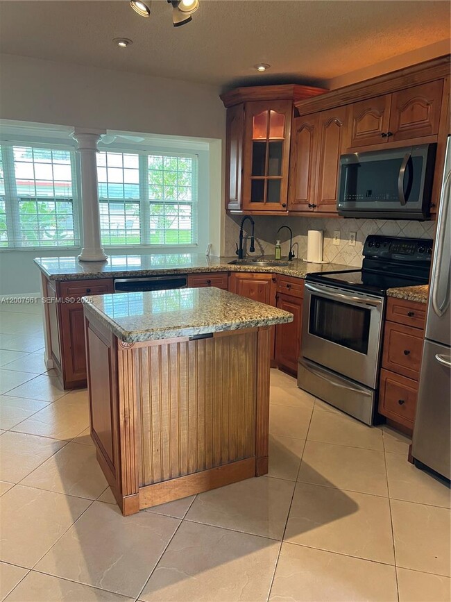 Building Photo - 6805 NW 75th St