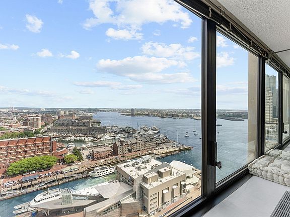 Photo - 85 E India Row Apartment