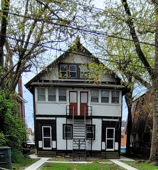 Building Photo - 352 E 20th Ave