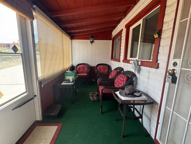 Building Photo - Furnished 2BR with Arizona Room, fenced ya...