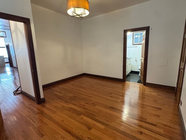 Building Photo - 2425 N Clybourn Ave