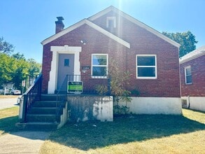 Building Photo - 1104 Riverview Blvd