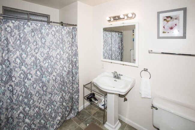 Photo - 1901 N 80th St House