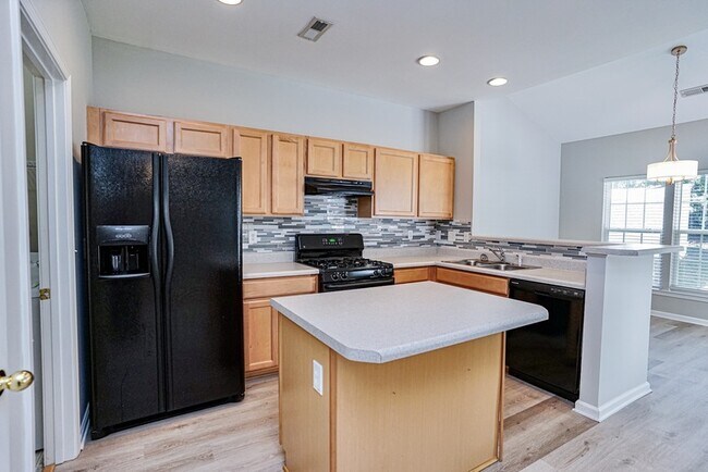 Building Photo - 359 Moonstone Dr