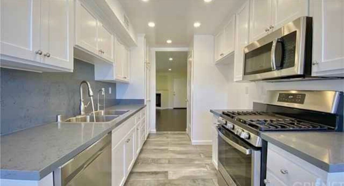 13825 Beaver St Unit 24, Sylmar, CA 91342 Condo for Rent in Sylmar