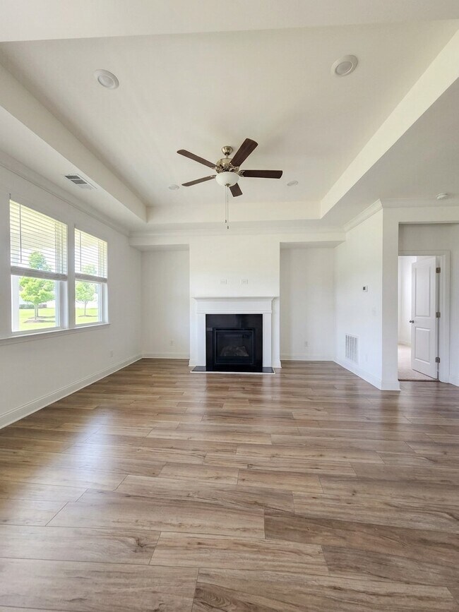 Foto del edificio - 384 Yardley Ln