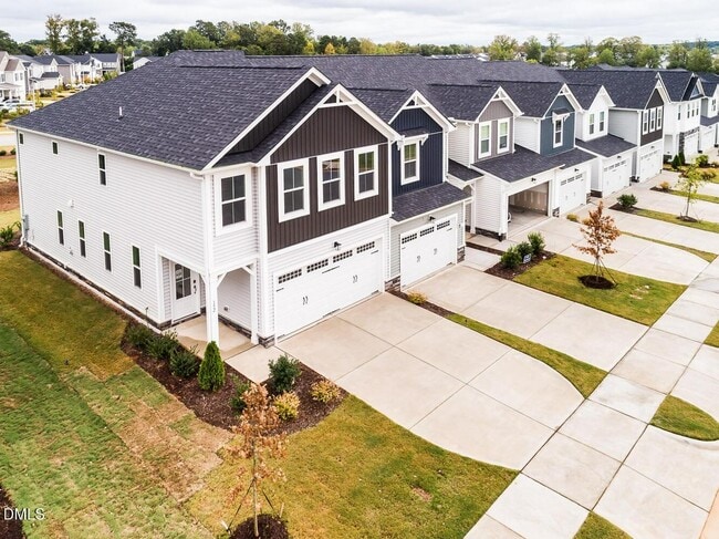 Building Photo - 152 Kobus Ct