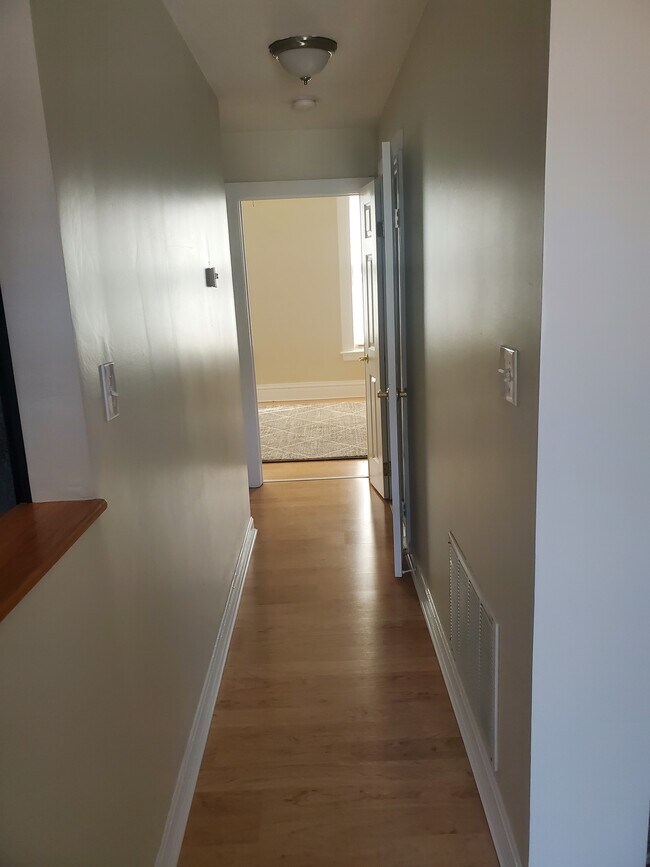 Building Photo - 731 Philadelphia St