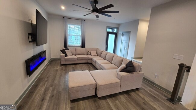 Foto del edificio - 115 Climbing Ivy Cir