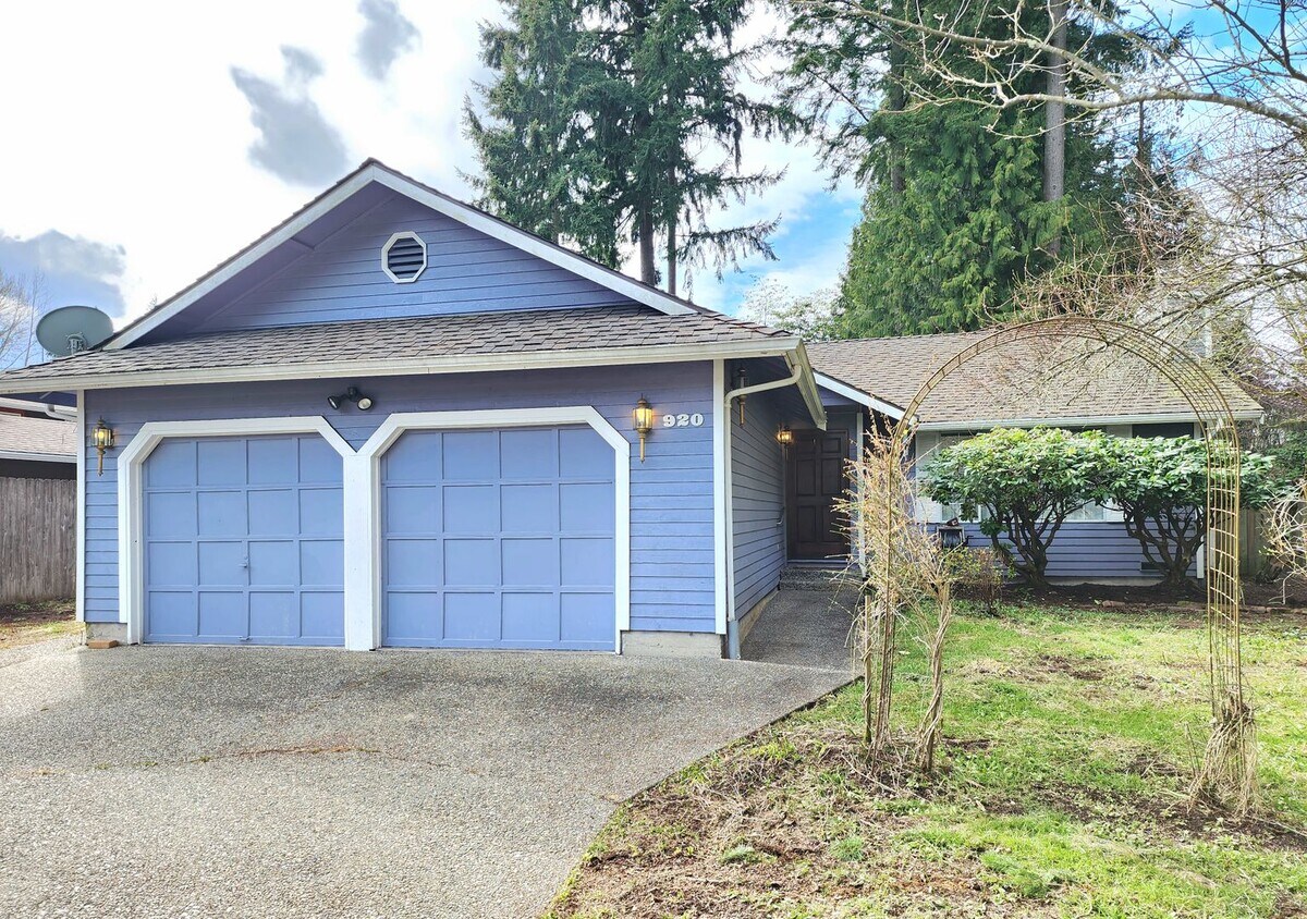 Foto principal - 2 Bedroom / 2 Bath Home in Everett