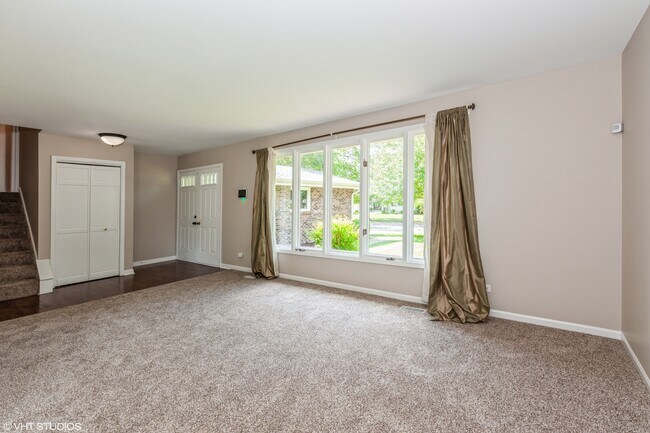 Foto del edificio - 98 Quail Hollow Ct
