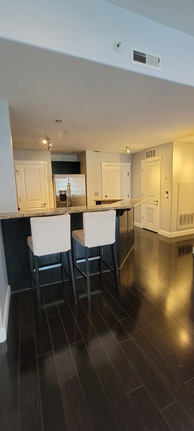 Foto del edificio - 4276 S Main St