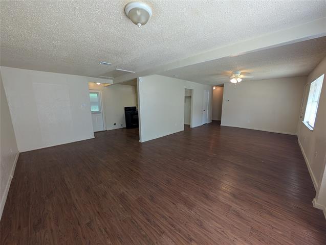 Foto del edificio - 3827 Black Oak Dr