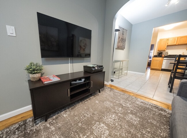 Foto del edificio - 301 E 104th St