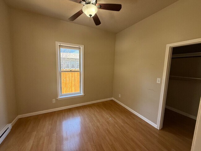 Foto del edificio - Two Bedroom, One Bathroom Home!