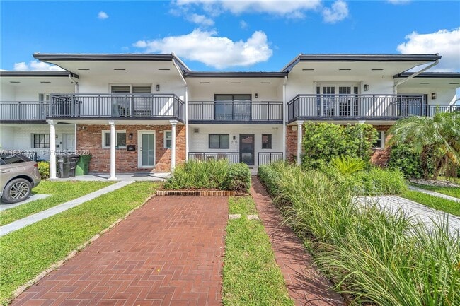 Foto del edificio - 2211 NE 122nd St