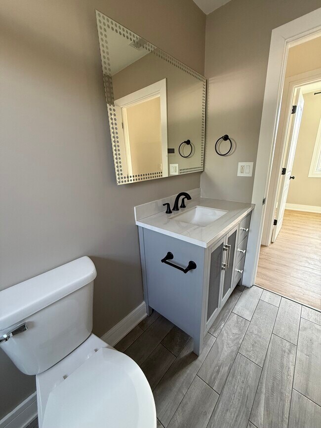 Foto del edificio - 5102 W Belden St