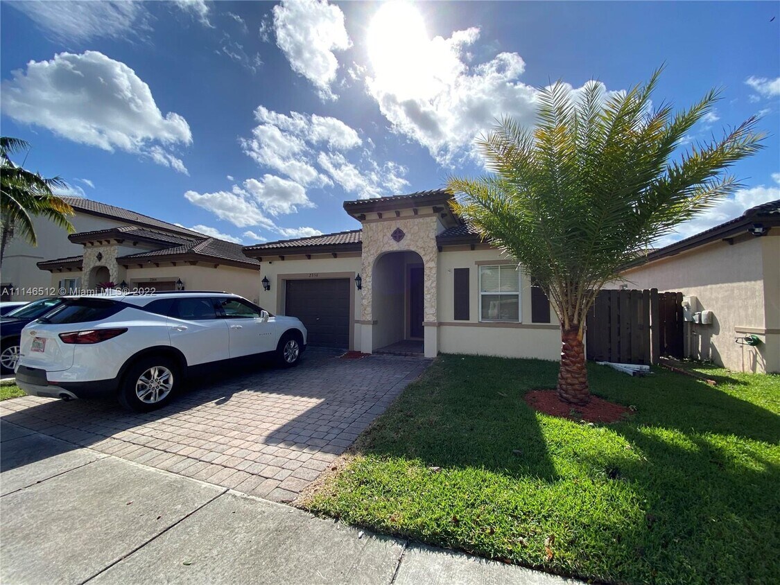 2356 NE 3rd Ct, Homestead, FL 33033 House for Rent in Homestead, FL