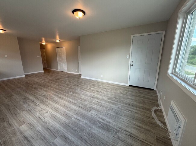 Building Photo - 5014 Prescott Ave