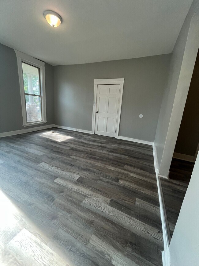 Foto del edificio - 2535 Brookfield Ave