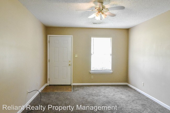 Building Photo - 701 Peachers Dr