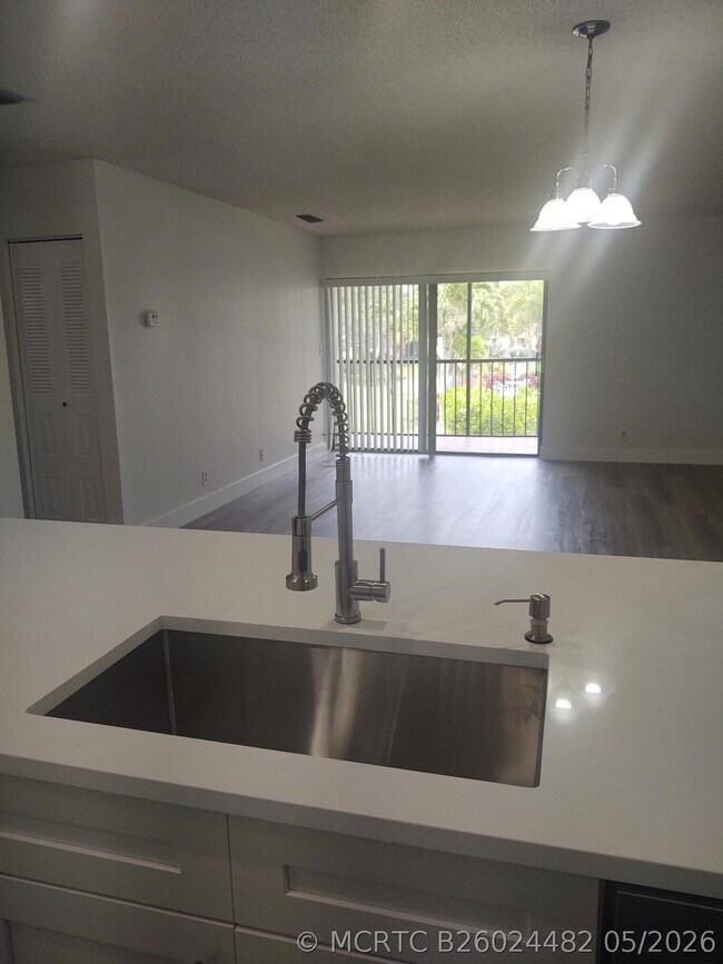 Foto del edificio - 140 NW 70th St