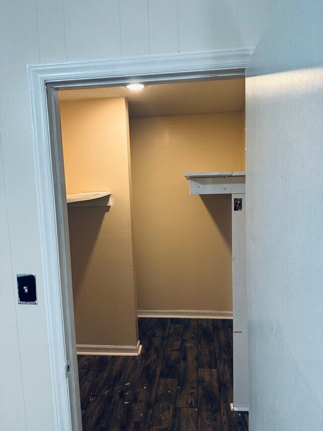 Foto del edificio - 3990 Bradford Ct