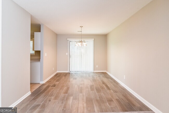 Foto del edificio - 6037 Maryjo Ln